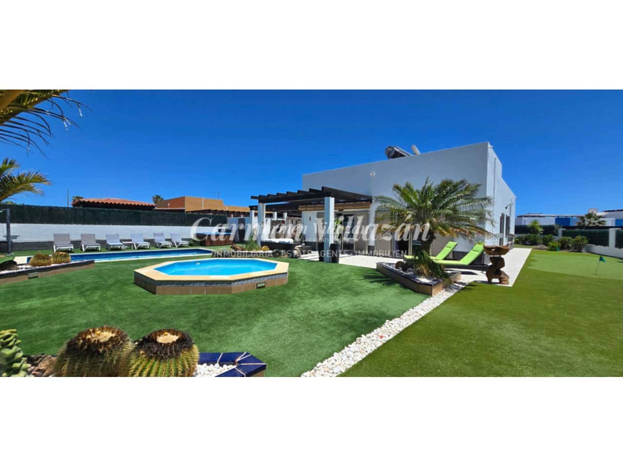 3 slaapkamer Villa te koop in Caleta de Fuste met zwembad garage - € 495.000 (Ref: 9819755)