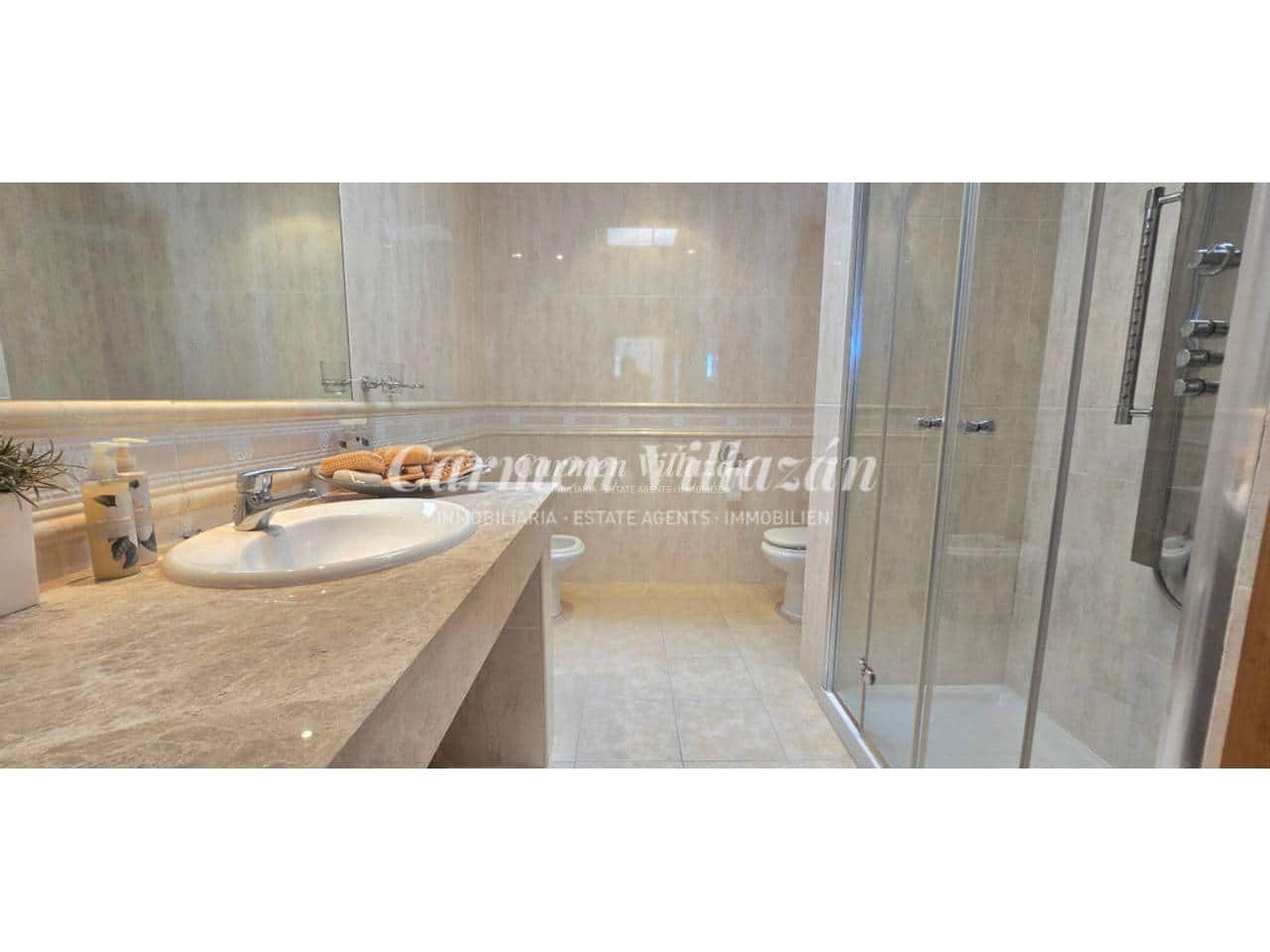 4 soverom Villa til salgs i Caleta de Fuste med svømmebasseng garasje - € 499 000 (Ref: 9828171)