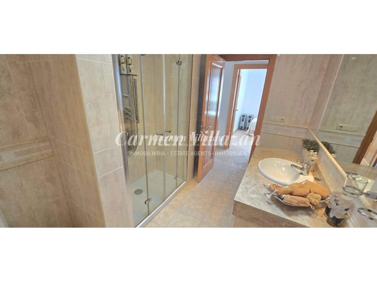 4 soverom Villa til salgs i Caleta de Fuste med svømmebasseng garasje - € 499 000 (Ref: 9828171)