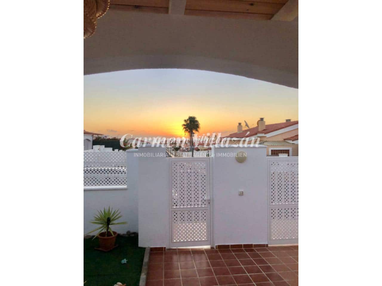 2 slaapkamer Bungalow te koop in Caleta de Fuste met zwembad - € 289.000 (Ref: 9858989)