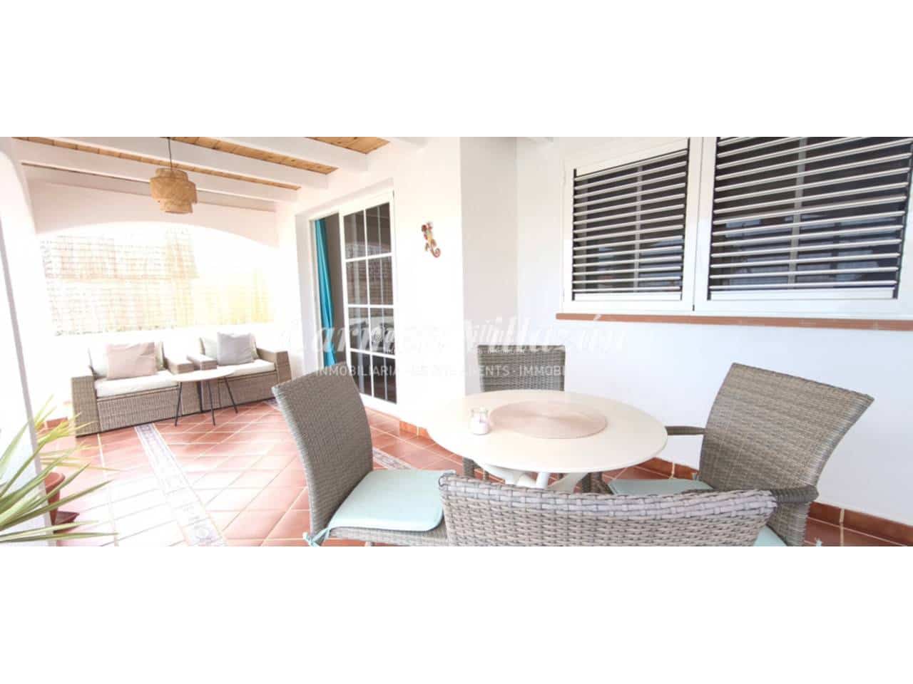 2 slaapkamer Bungalow te koop in Caleta de Fuste met zwembad - € 289.000 (Ref: 9858989)