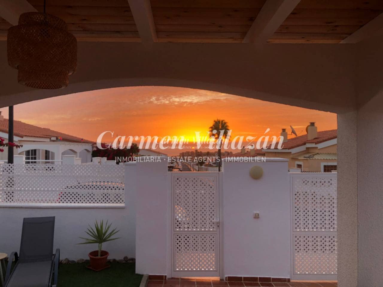 2 slaapkamer Bungalow te koop in Caleta de Fuste met zwembad - € 289.000 (Ref: 9858989)