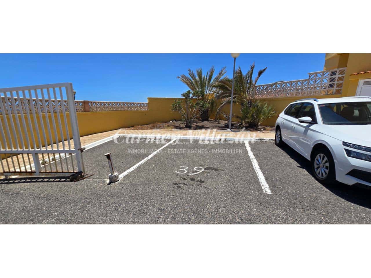 3 soveværelse Lejlighed til salg i Costa de Antigua med swimmingpool garage - € 180.000 (Ref: 9872856)