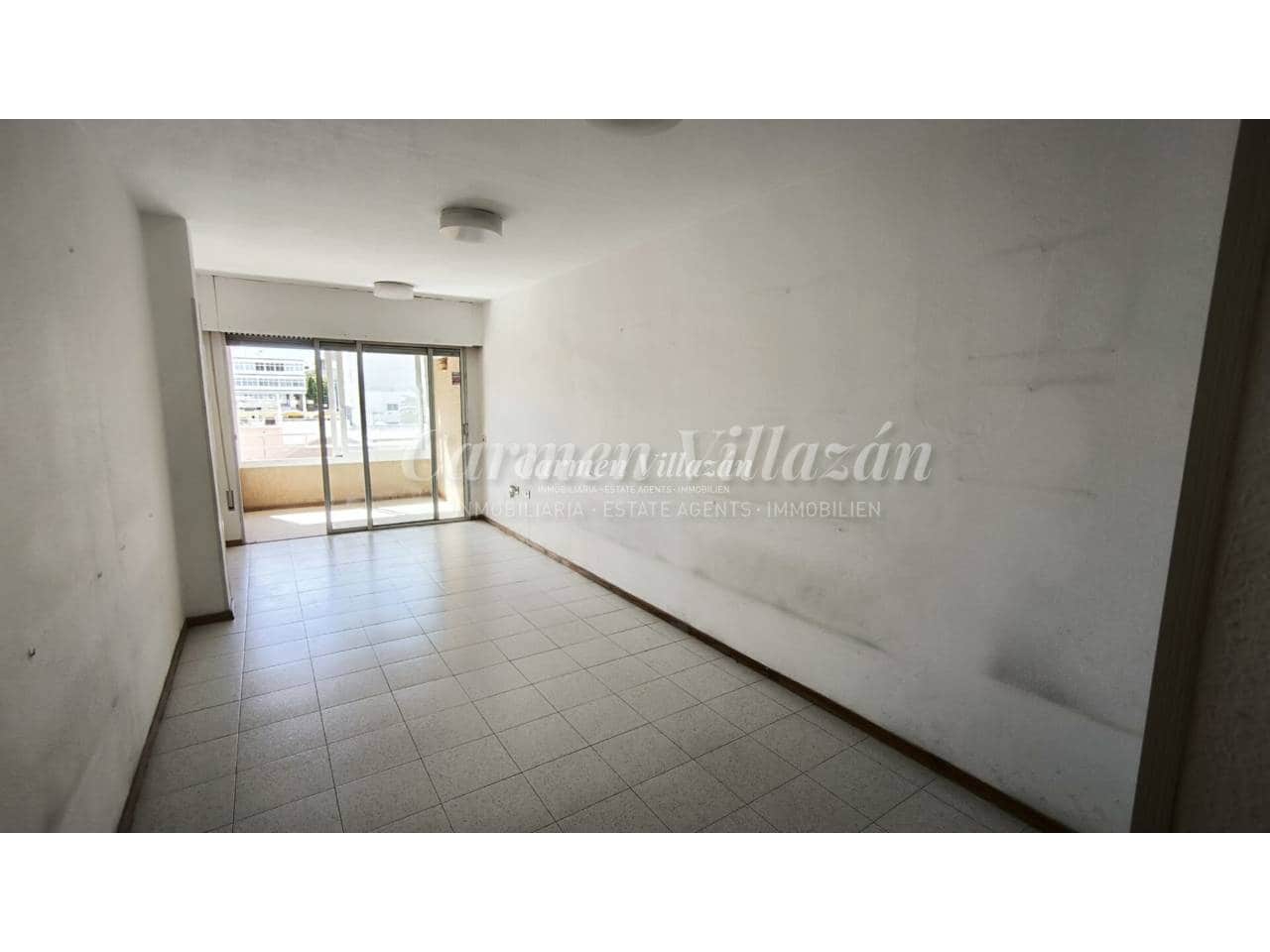 Piso de 4 habitaciones en Puerto del Rosario en venta - 250.000 € (Ref: 9877771)