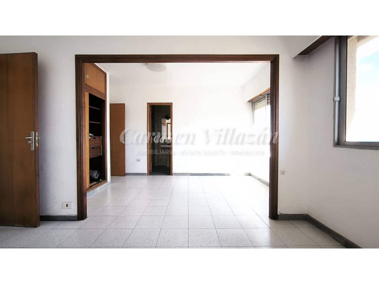 Piso de 4 habitaciones en Puerto del Rosario en venta - 250.000 € (Ref: 9877771)
