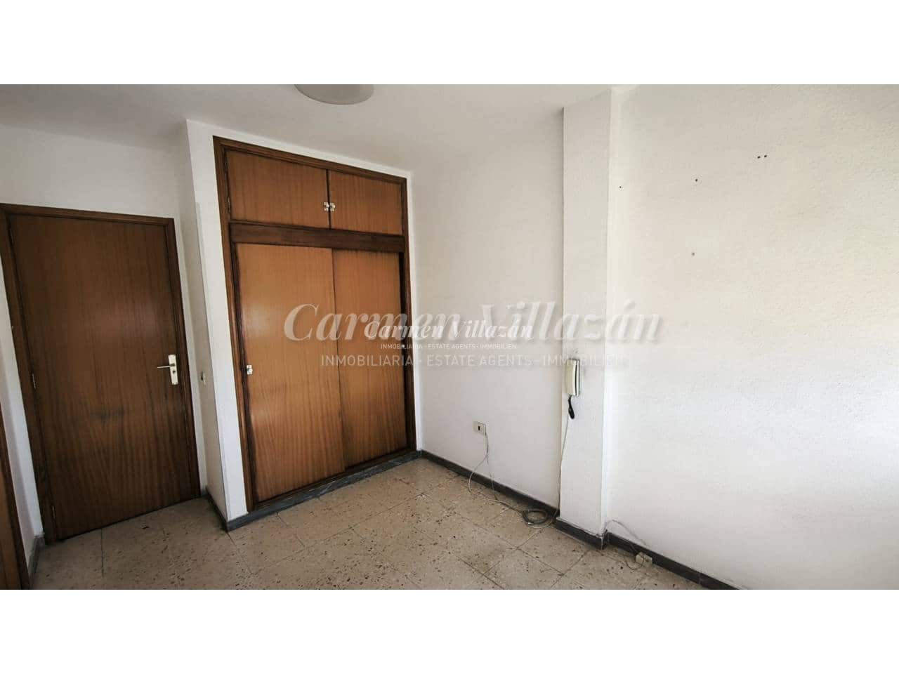 Piso de 4 habitaciones en Puerto del Rosario en venta - 250.000 € (Ref: 9877771)