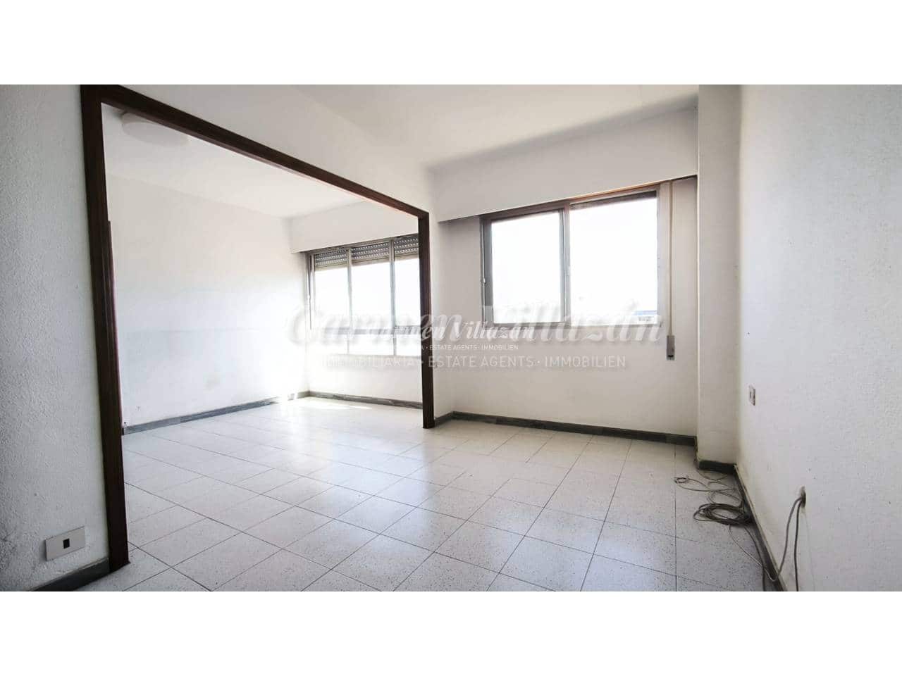 Piso de 4 habitaciones en Puerto del Rosario en venta - 250.000 € (Ref: 9877771)