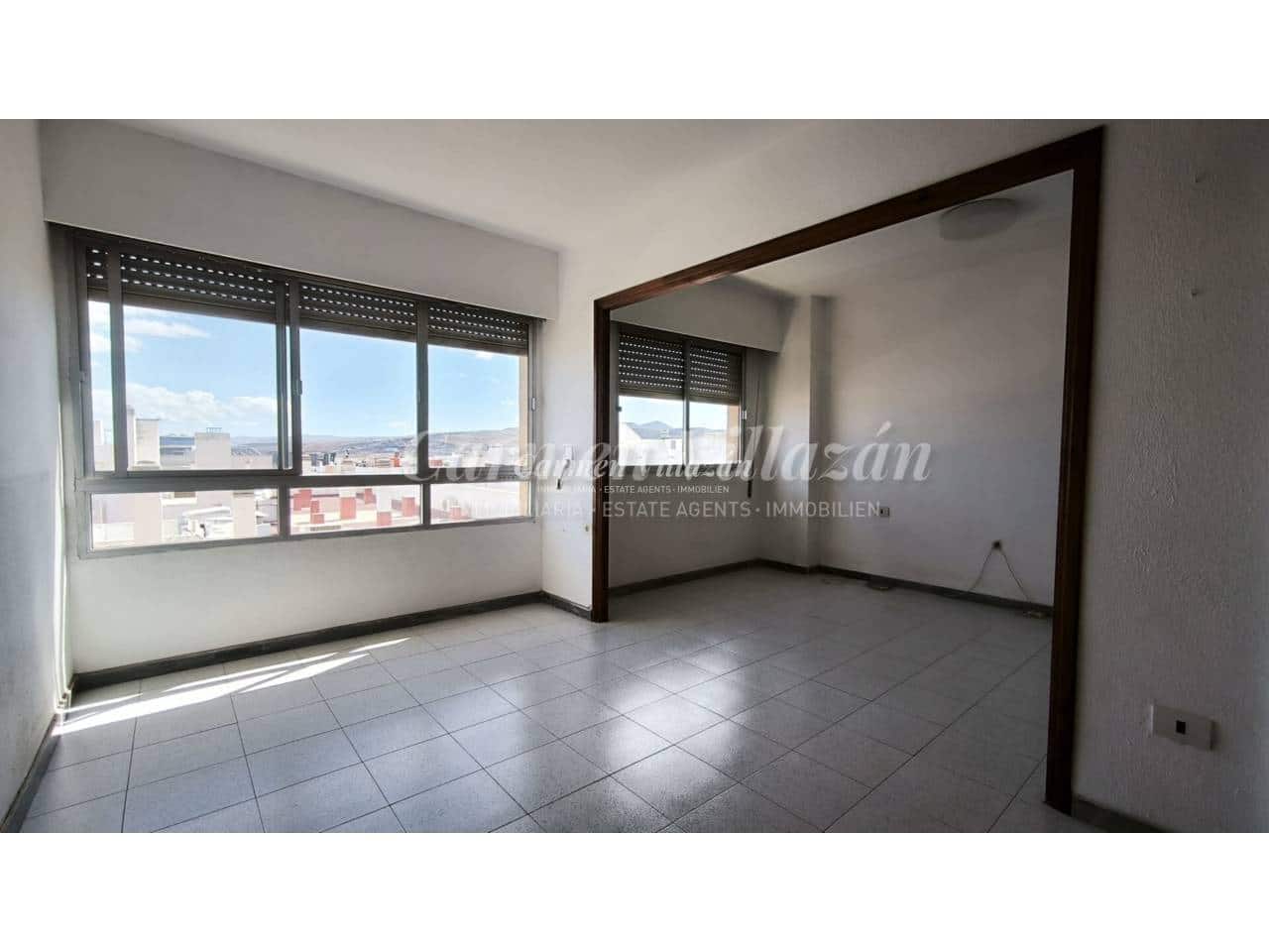 Piso de 4 habitaciones en Puerto del Rosario en venta - 250.000 € (Ref: 9877771)