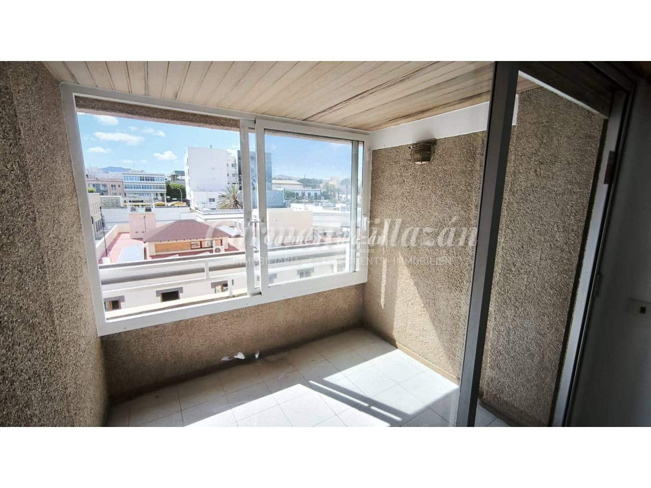 Piso de 4 habitaciones en Puerto del Rosario en venta - 250.000 € (Ref: 9877771)