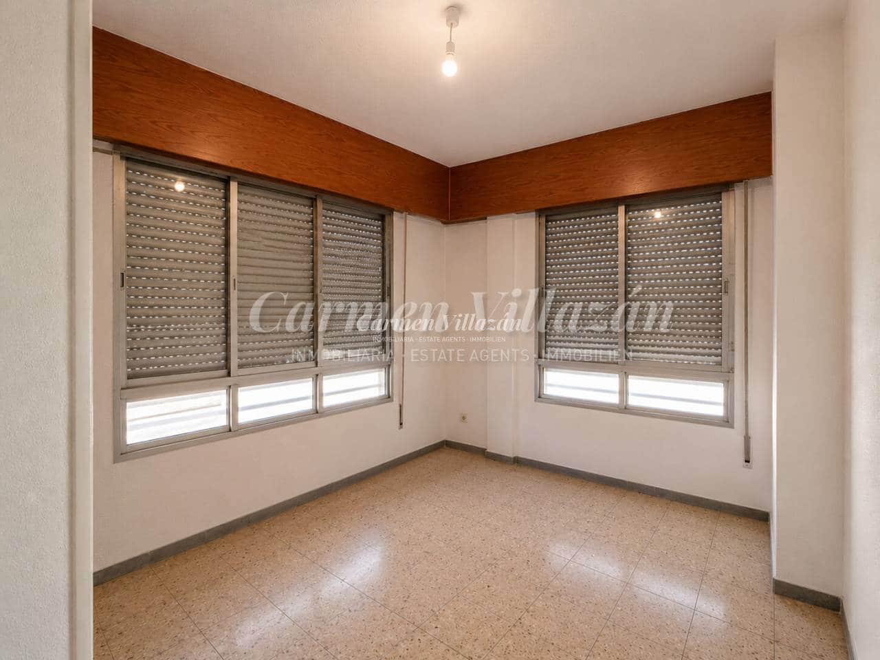 Piso de 4 habitaciones en Puerto del Rosario en venta - 250.000 € (Ref: 9877771)