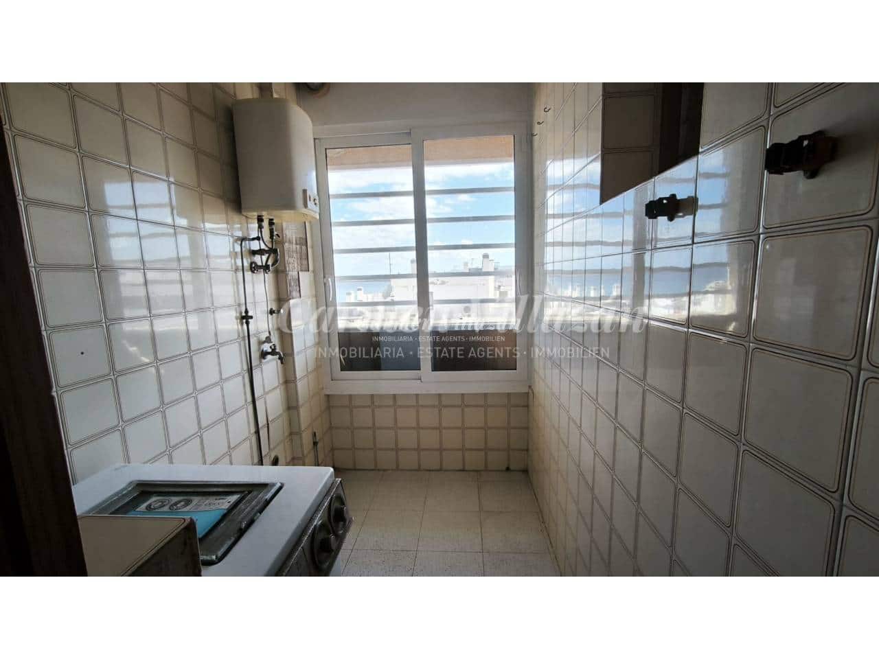 Piso de 4 habitaciones en Puerto del Rosario en venta - 250.000 € (Ref: 9877771)