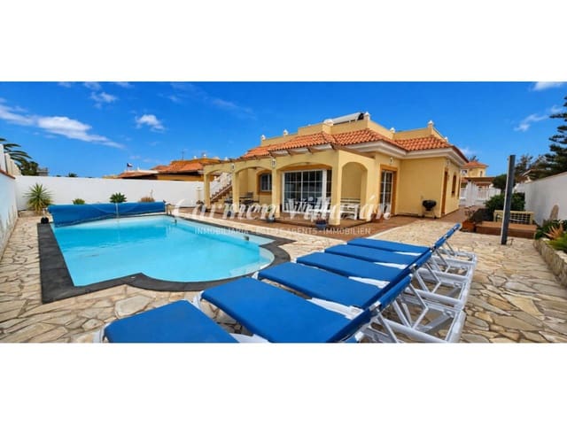 4 soveværelse Villa til salg i Antigua med swimmingpool garage - € 492.000 (Ref: 9883878)