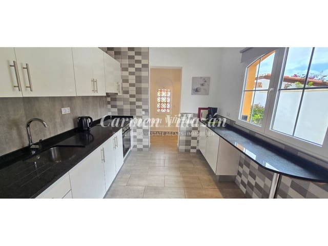 4 soveværelse Villa til salg i Antigua med swimmingpool garage - € 492.000 (Ref: 9883878)