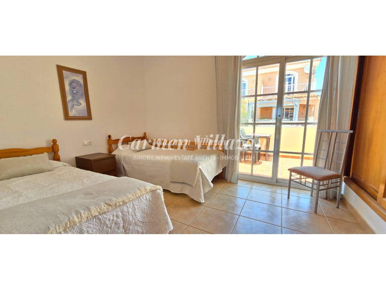 3 bedroom Apartment for sale in Caleta de Fuste with pool garage - € 295,000 (Ref: 9935404)