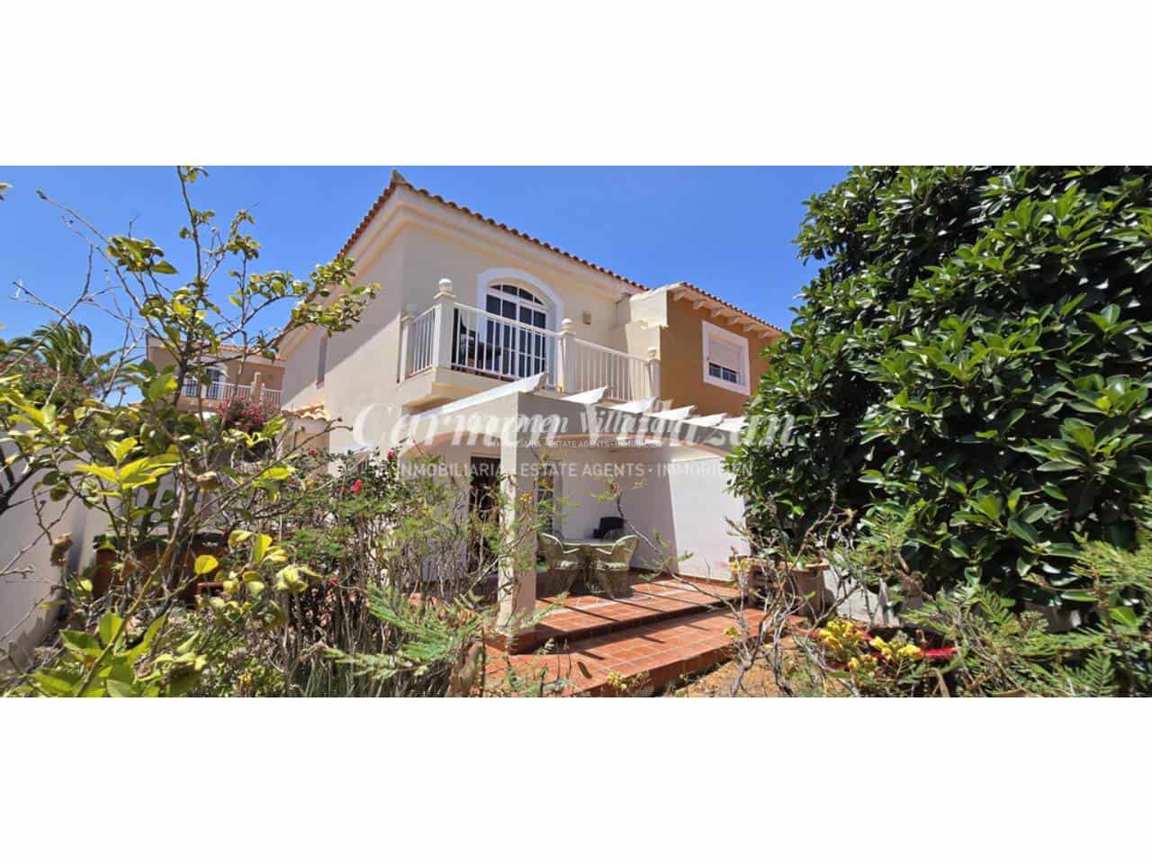 3 bedroom Apartment for sale in Caleta de Fuste with pool garage - € 295,000 (Ref: 9935404)