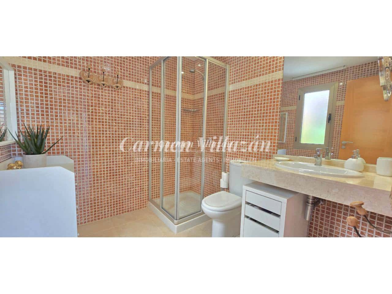 3 chambre Villa/Maison à vendre à Caleta de Fuste avec piscine garage - 450 000 € (Ref: 9945014)