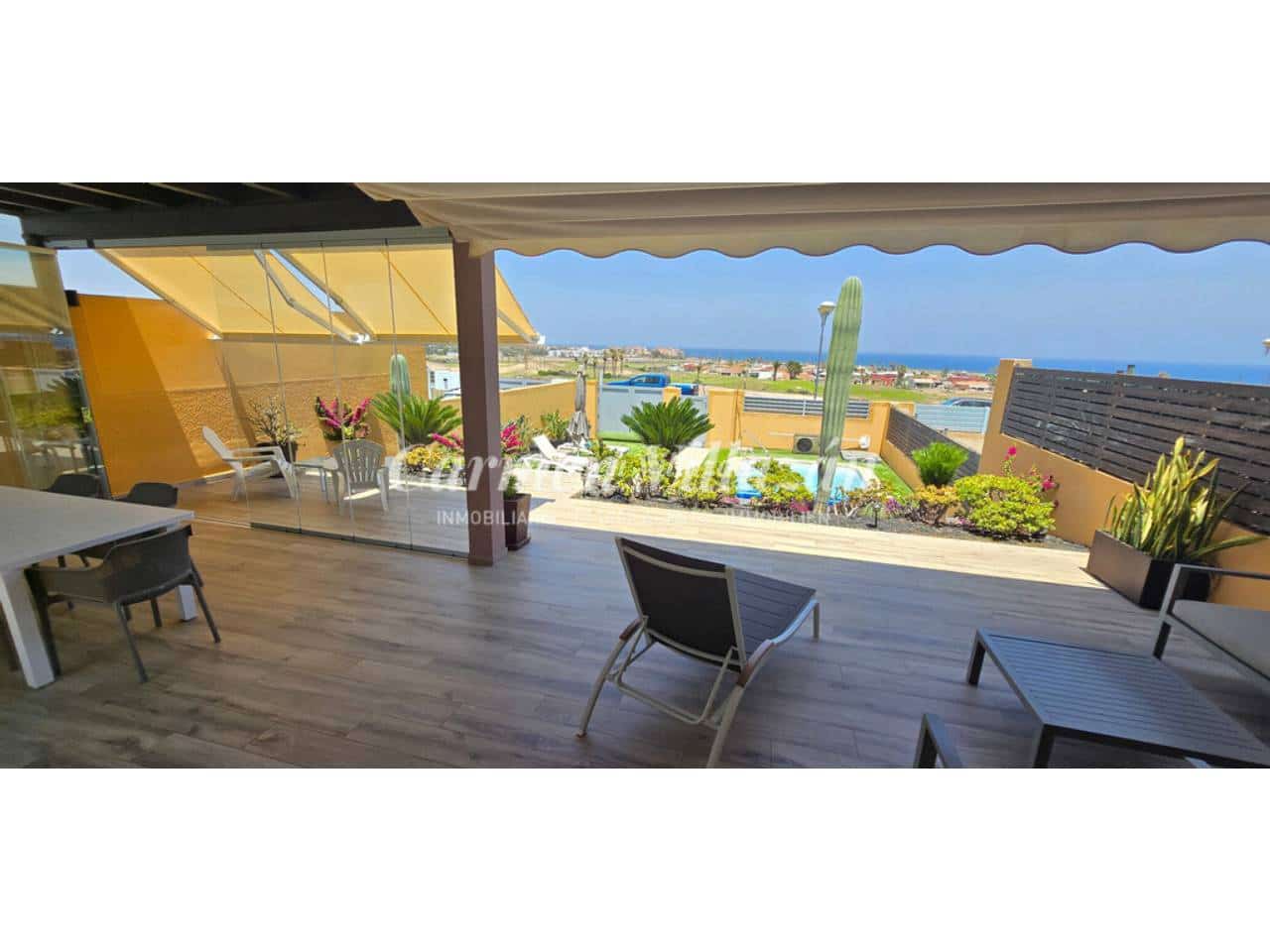3 chambre Villa/Maison à vendre à Caleta de Fuste avec piscine garage - 450 000 € (Ref: 9945014)