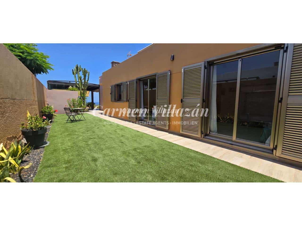 3 chambre Villa/Maison à vendre à Caleta de Fuste avec piscine garage - 450 000 € (Ref: 9945014)