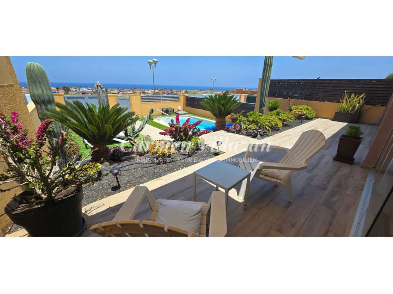 3 chambre Villa/Maison à vendre à Caleta de Fuste avec piscine garage - 450 000 € (Ref: 9945014)