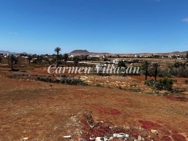 Grunde uden byggetilladelser til salg i Antigua - € 120.000 (Ref: 9961840)