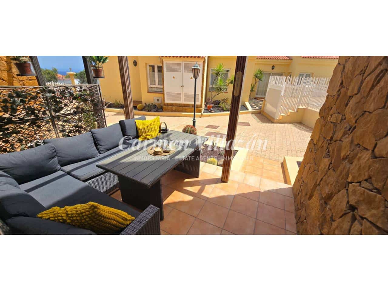 3 Zimmer Apartment zu verkaufen in Caleta de Fuste mit Pool - 265.000 € (Ref: 9996524)
