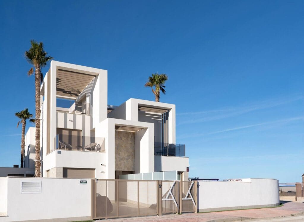 3 soveværelse Villa til salg i Los Alcazares med swimmingpool garage - € 469.000 (Ref: 10109931)