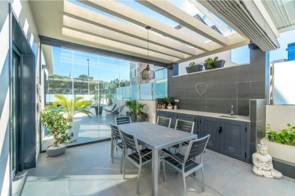 3 Zimmer Villa zu verkaufen in Campoamor mit Pool Garage - 1.250.000 € (Ref: 10168826)