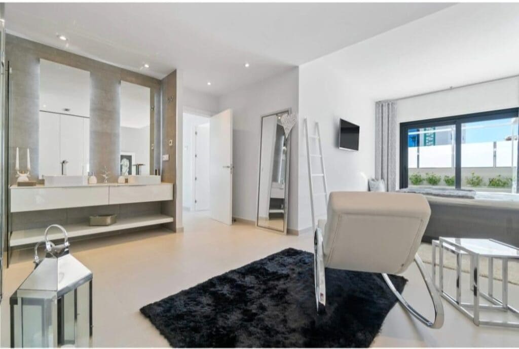 3 Zimmer Villa zu verkaufen in Campoamor mit Pool Garage - 1.250.000 € (Ref: 10168826)
