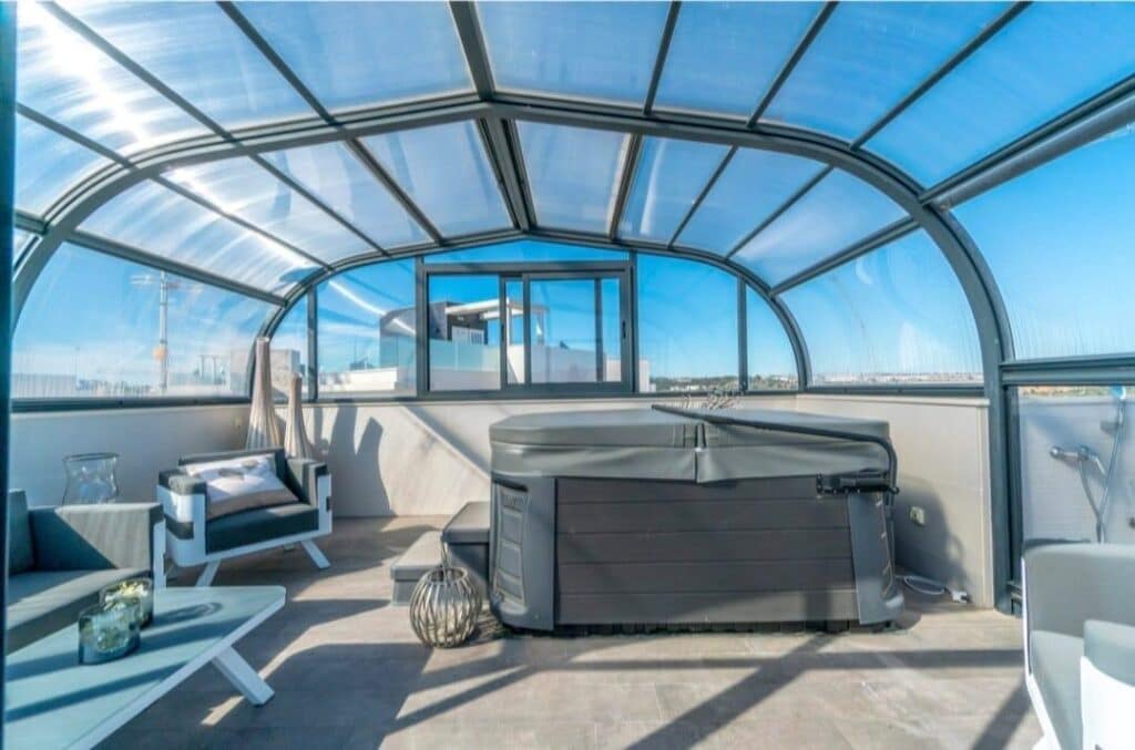 3 Zimmer Villa zu verkaufen in Campoamor mit Pool Garage - 1.250.000 € (Ref: 10168826)
