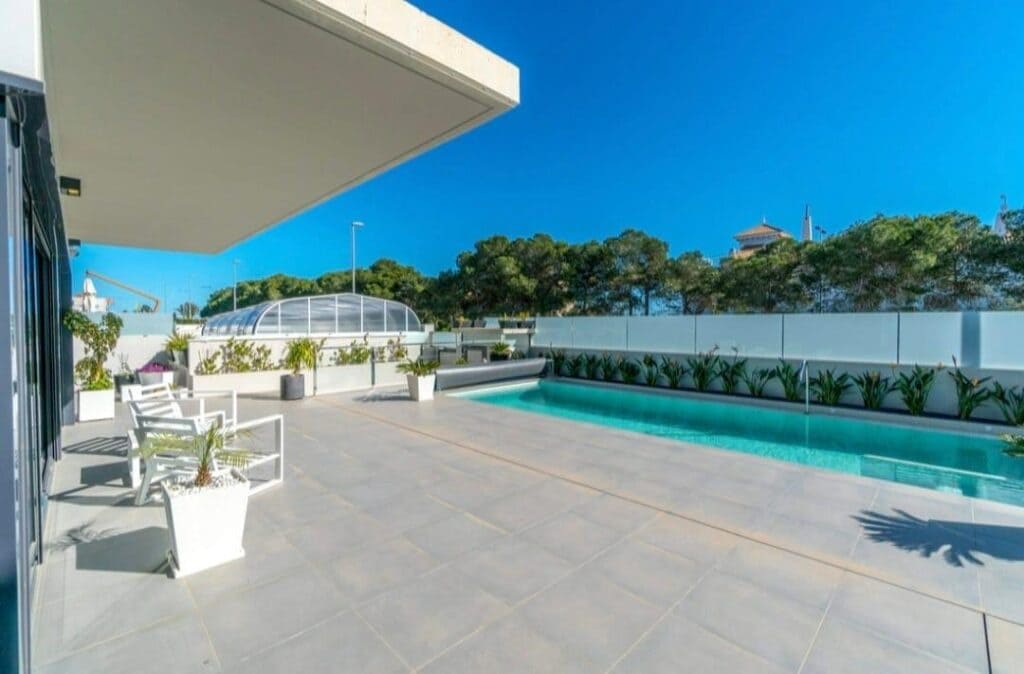 3 Zimmer Villa zu verkaufen in Campoamor mit Pool Garage - 1.250.000 € (Ref: 10168826)