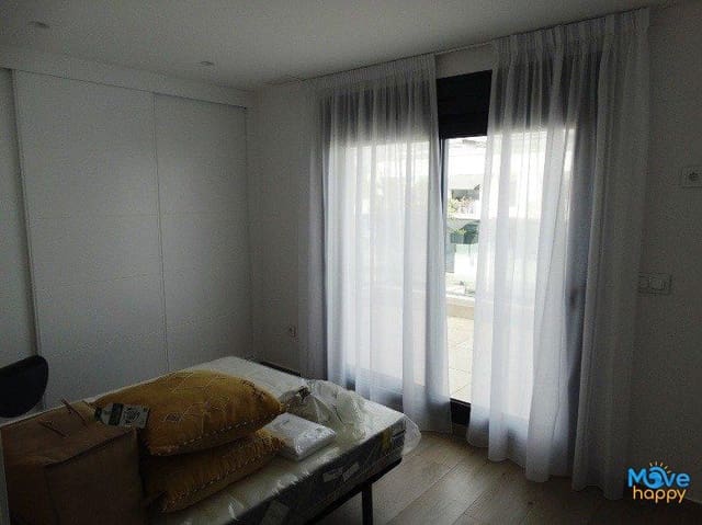 3 soveværelse Villa til salg i Pilar de la Horadada ciudad, Pilar de la Horadada med swimmingpool garage - € 379.900 (Ref: 8021804)