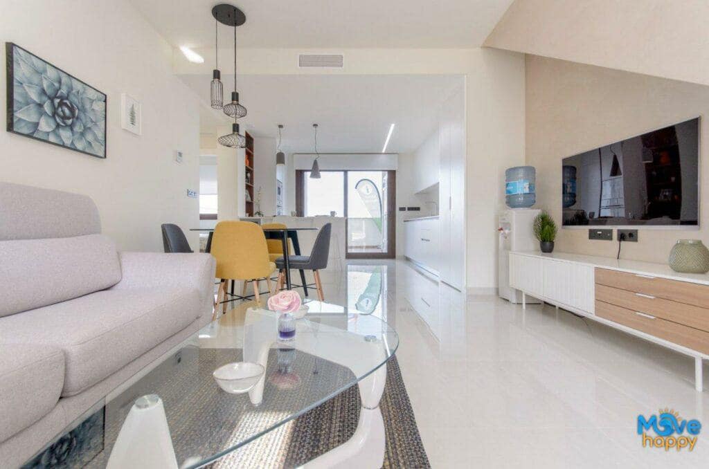 3 makuuhuone Huoneisto myytävänä paikassa Torrevieja mukana uima-altaan 
autotalli - 310 000 € (Ref: 8022012)