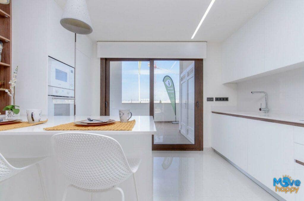 2 soverom Leilighet til salgs i Torrevieja med svømmebasseng garasje - € 275 000 (Ref: 8022023)