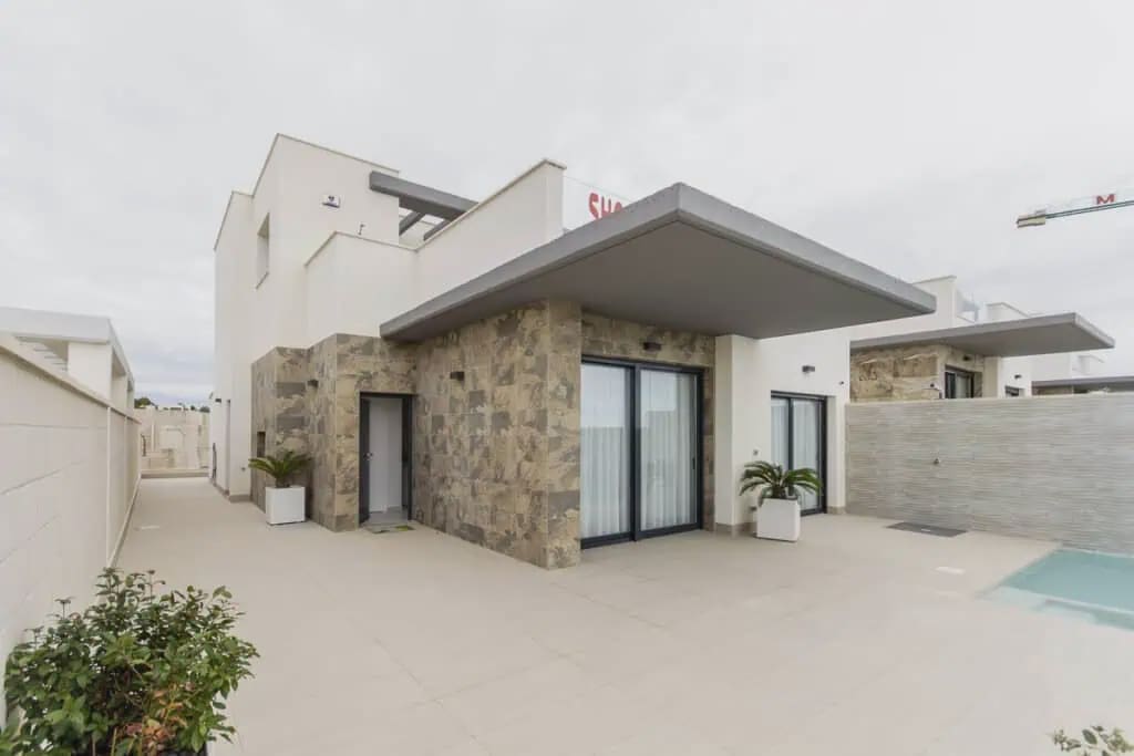 3 slaapkamer Villa te koop in San Miguel de Salinas met zwembad garage - € 630.000 (Ref: 8022036)