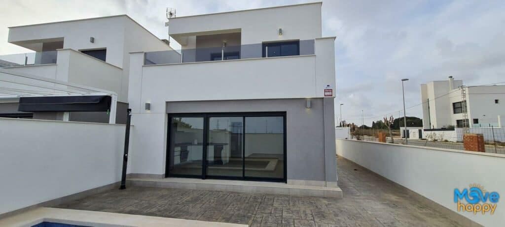 3 soverom Villa til salgs i La Zenia med svømmebasseng garasje - € 449 900 (Ref: 8022069)