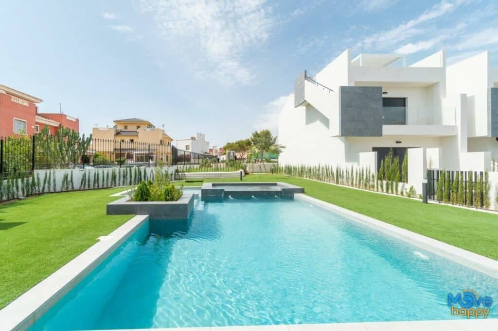 3 chambre Appartement à vendre à Torrevieja avec piscine garage - 299 900 € (Ref: 8022133)