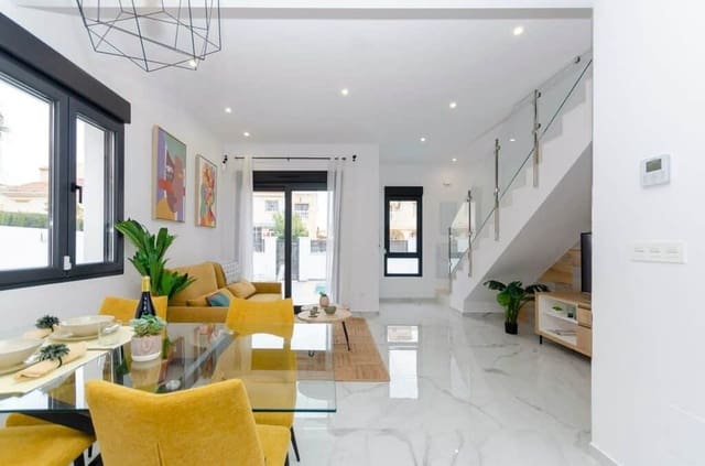 3 makuuhuone Huvila myytävänä paikassa El Chaparral - La Siesta - La Torreta, Torrevieja mukana uima-altaan 
autotalli - 409 000 € (Ref: 8102443)