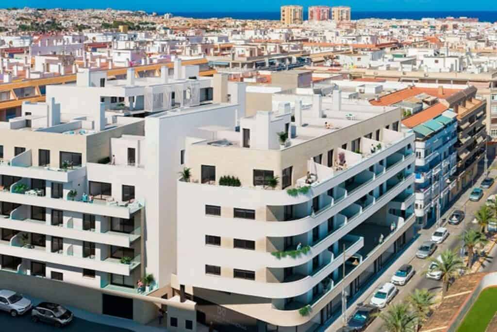 3 soveværelse Penthouse til salg i Torrevieja med swimmingpool garage - € 485.000 (Ref: 8188830)
