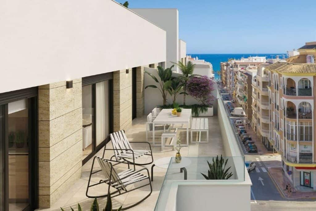 2 soveværelse Lejlighed til salg i Torrevieja med swimmingpool garage - € 325.000 (Ref: 8188837)