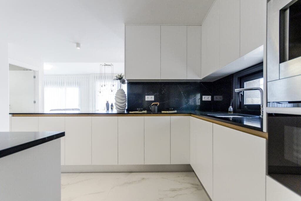 3 makuuhuone Huvila myytävänä paikassa San Miguel de Salinas mukana uima-altaan 
autotalli - 875 000 € (Ref: 8198554)