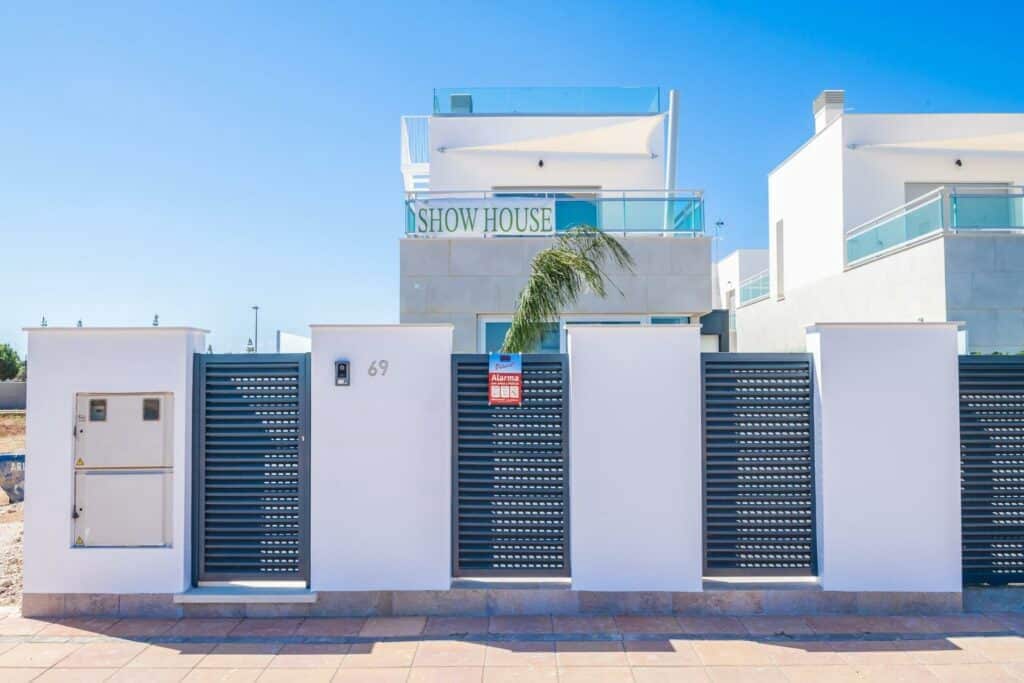 3 soveværelse Villa til salg i Los Alcazares med swimmingpool garage - € 445.000 (Ref: 8518840)