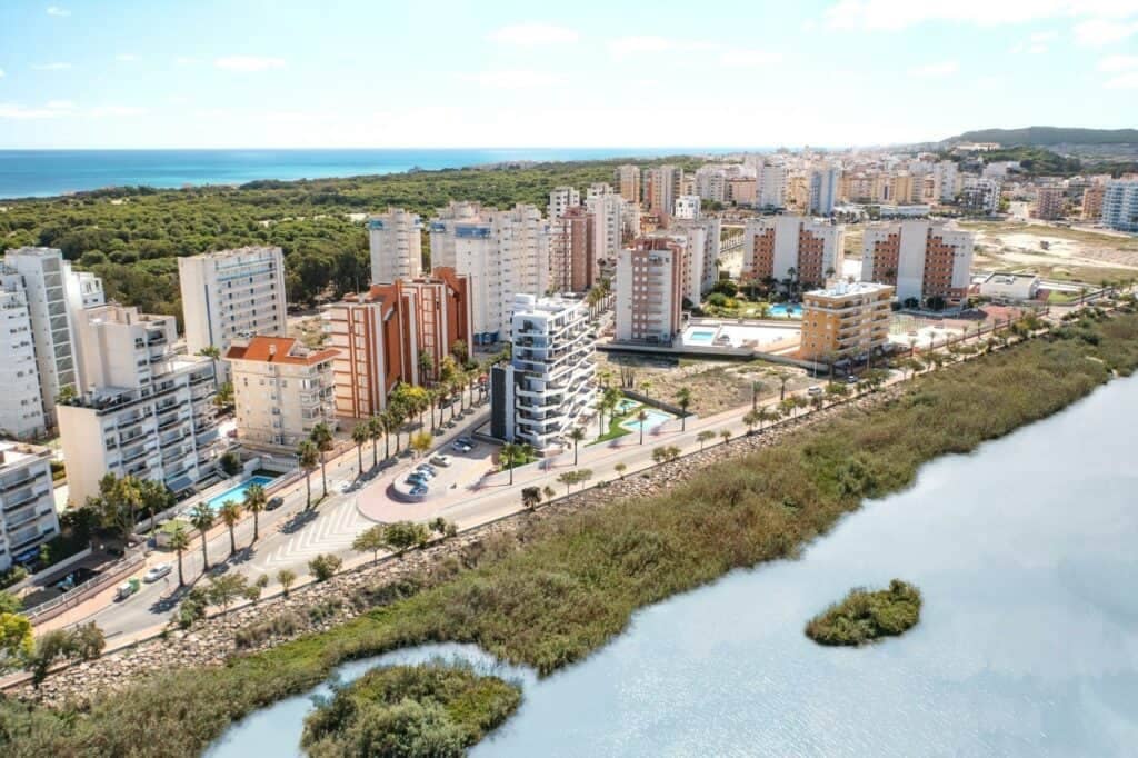 2 quarto Penthouse para venda em Guardamar del Segura com piscina garagem - 449 000 € (Ref: 8565675)