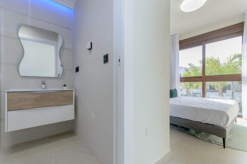 3 soveværelse Lejlighed til salg i Torrevieja med swimmingpool garage - € 290.000 (Ref: 8782981)