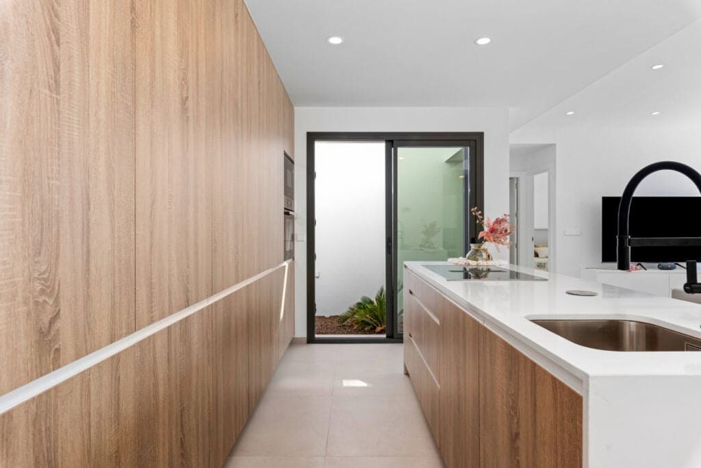 3 soveværelse Villa til salg i Los Alcazares med swimmingpool garage - € 679.900 (Ref: 8783010)