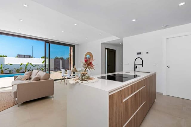 3 makuuhuone Huvila myytävänä paikassa Las Lomas de Rame - Bahía Bella, Los Alcázares mukana uima-altaan 
autotalli - 679 900 € (Ref: 8783010)