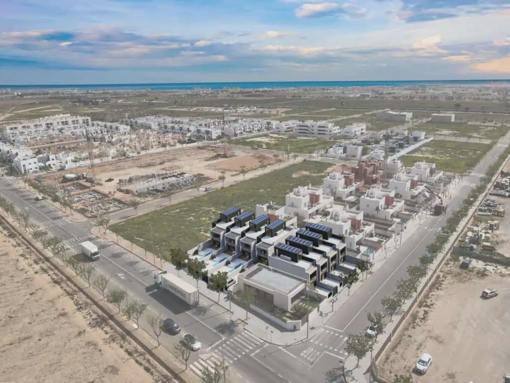 3 soveværelse Byhus til salg i Pilar de la Horadada med swimmingpool garage - € 385.000 (Ref: 9036380)