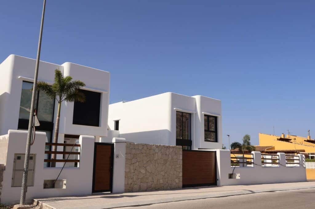 Chalet de 4 habitaciones en Alfaz del Pi / L'Alfàs del Pi en venta con piscina garaje - 875.000 € (Ref: 9714619)