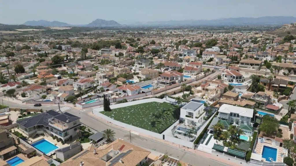3 bedroom Villa for sale in Ciudad Quesada with pool garage - € 1,050,000 (Ref: 9830613)