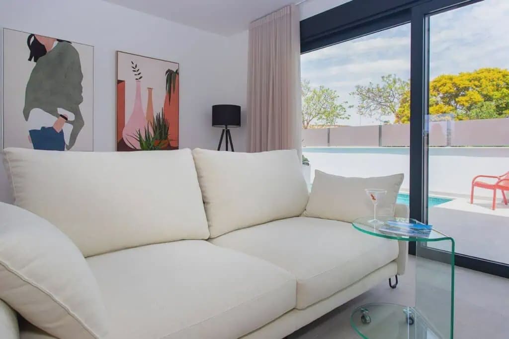 3 sypialnia Willa na sprzedaż w Sucina z basenem garażem - 329 900 € (Ref: 9899757)