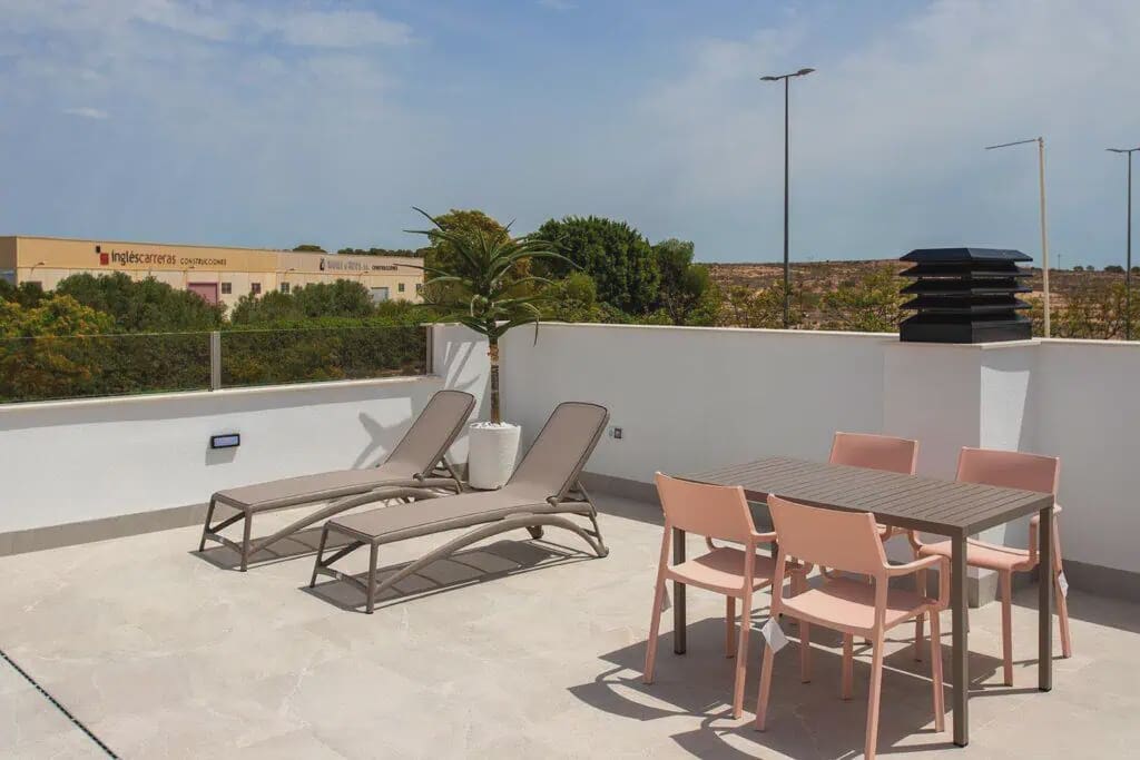 3 sypialnia Willa na sprzedaż w Sucina z basenem garażem - 329 900 € (Ref: 9899757)